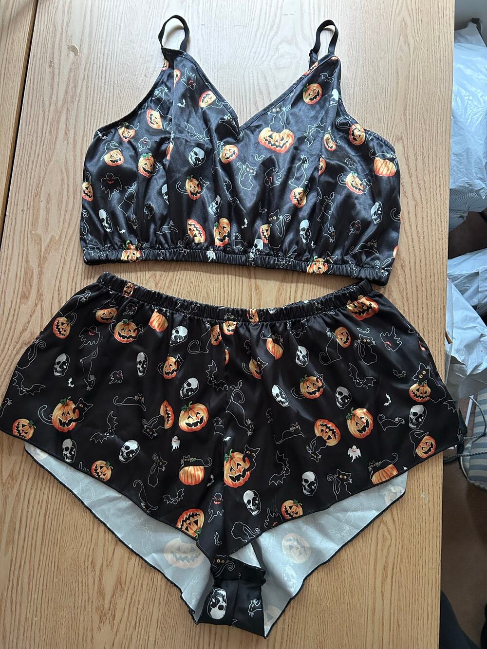 New 2pc Halloween Pumpkins 🎃 Skeletons Bats 🦇 Print Pajama Set Black Size XL